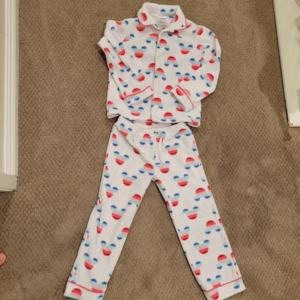 Baby Gap Disney 2 piece Pajamas Size 5t